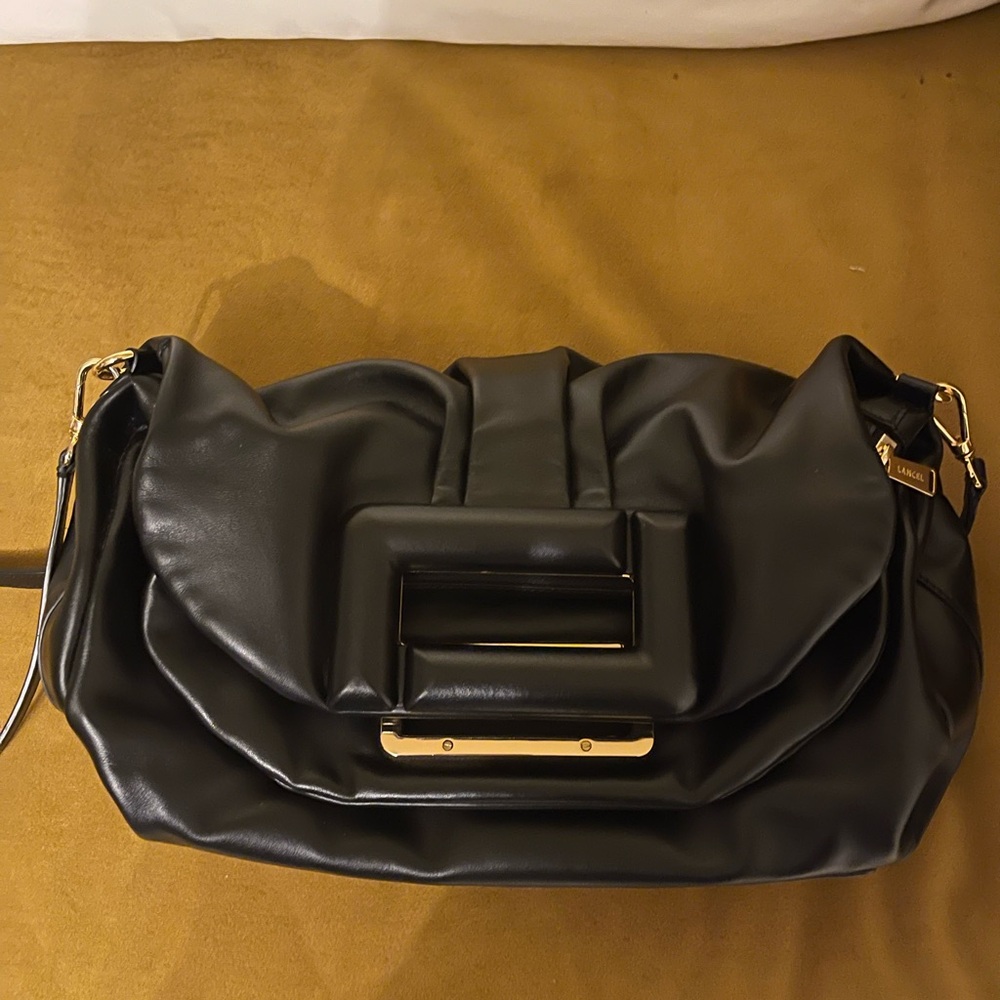 Chic Black Leather Shoulder Bag - Picture 3 of 8